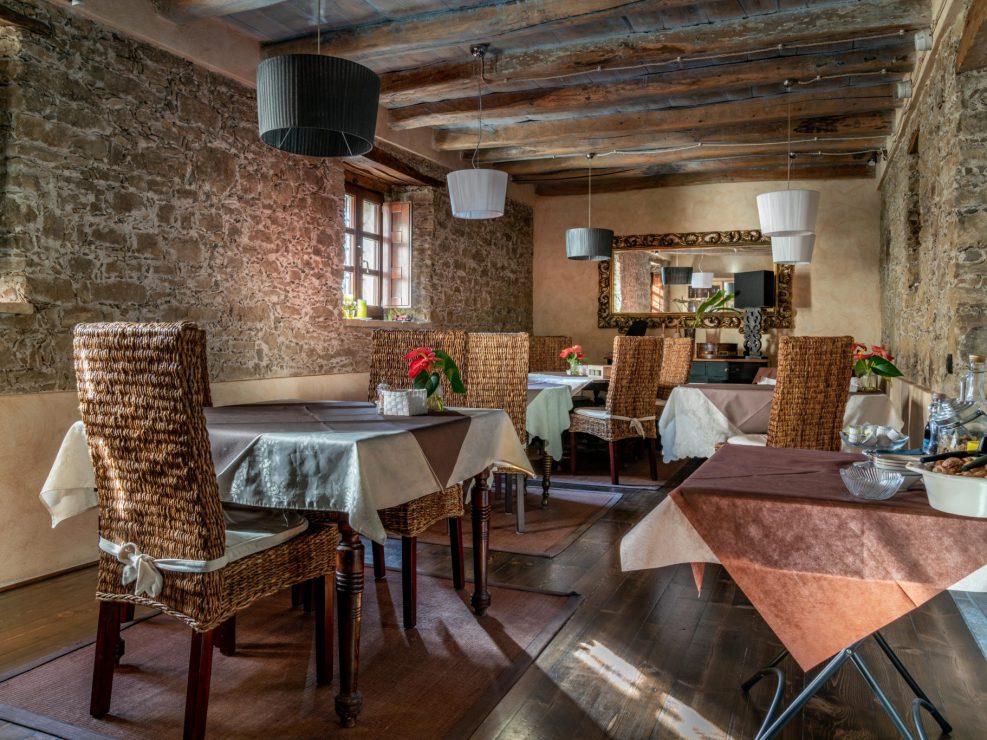 The breakfast room. The fresh early morning food will tingle your mouth for hours. It's so perfect!
