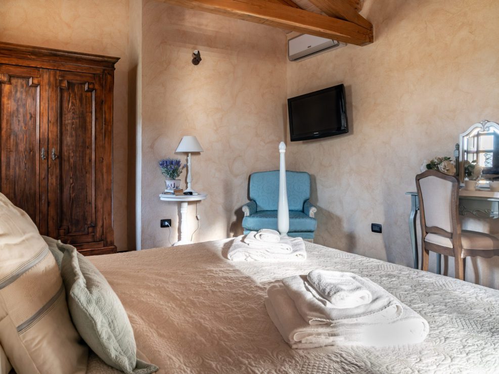 I call this the 'Lover's Room'. It's so gorgeous and spacious!